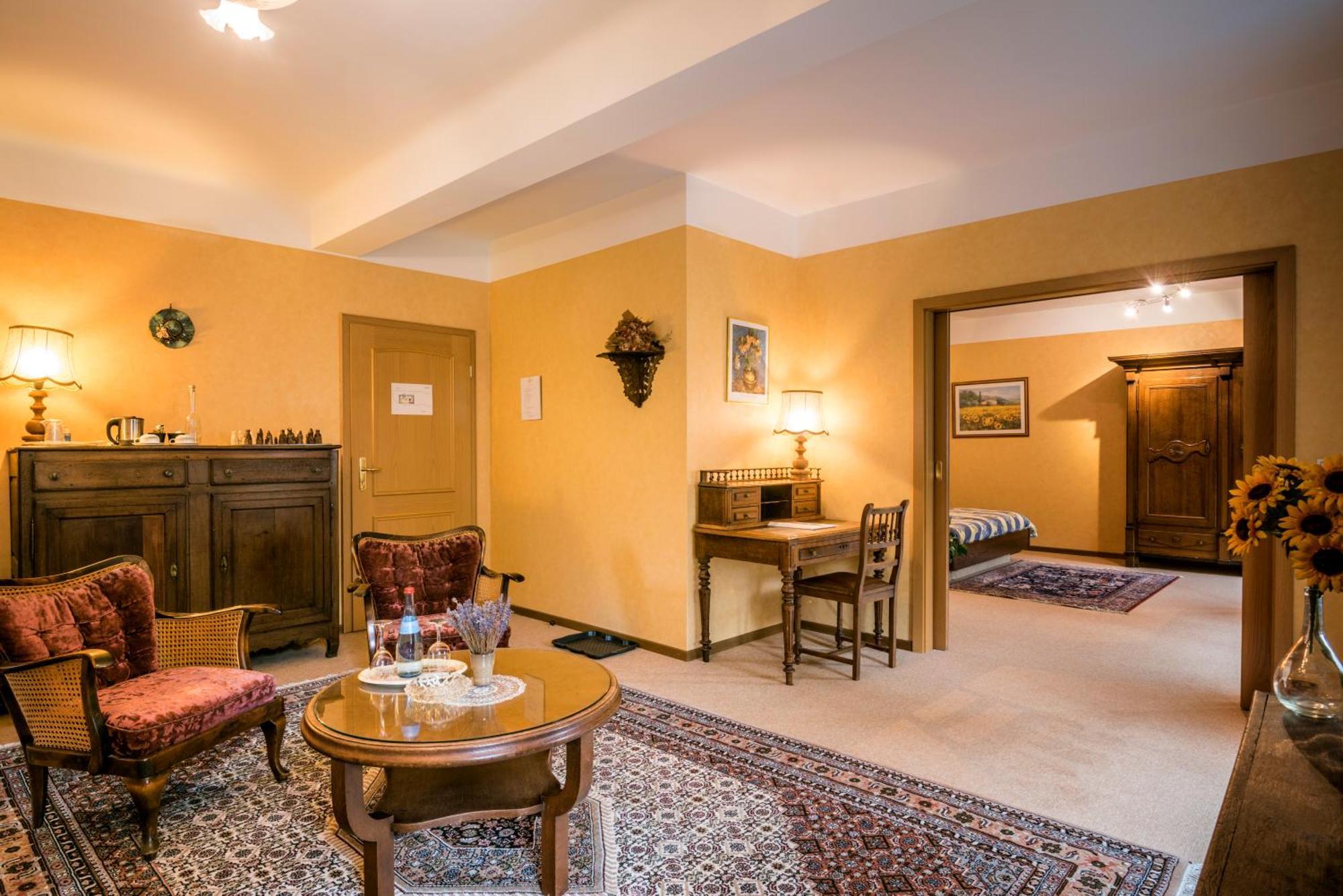 Hotel Restaurant Le Cigalon Waldbillig Bagian luar foto
