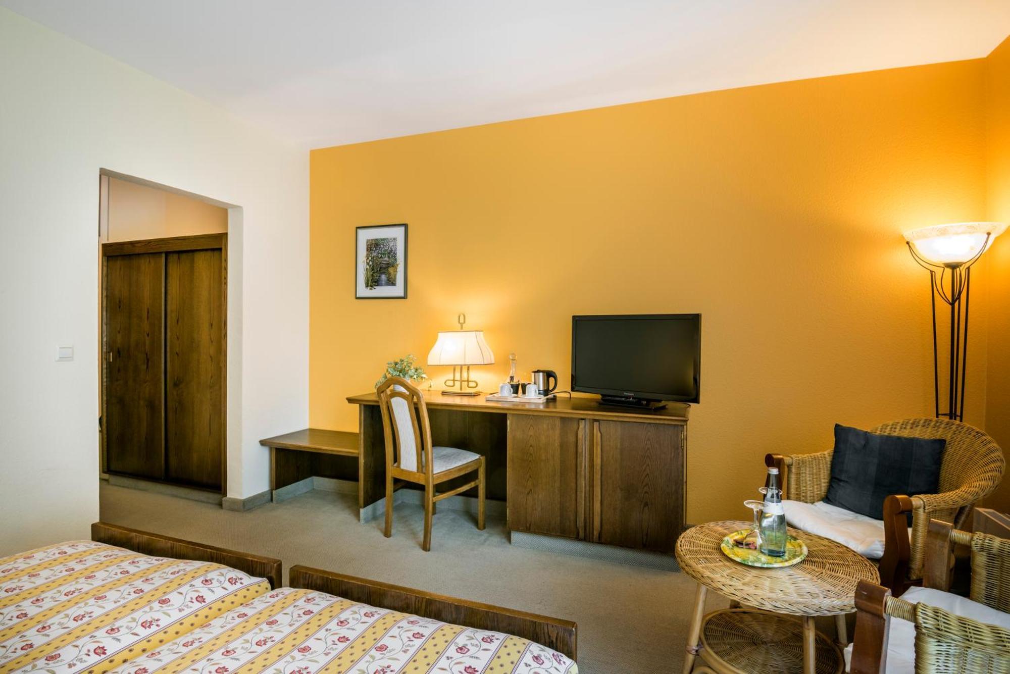 Hotel Restaurant Le Cigalon Waldbillig Bagian luar foto